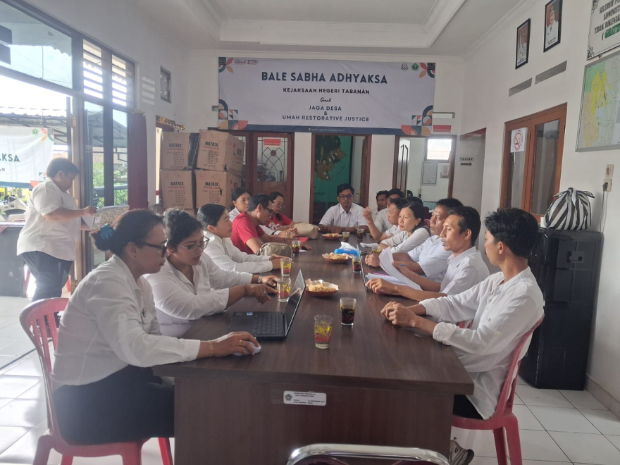 MINITORING DESA PRESISI YANG DILAKUKAN OLEH TEAM DARI KECAMATAN PENEBEL